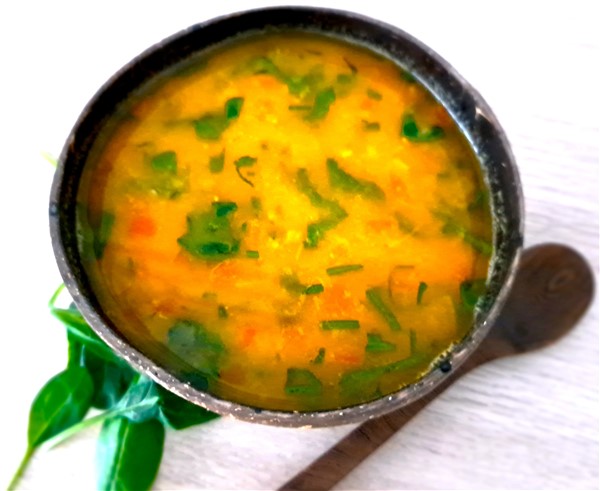 Garlicky Spinach & Lentil Soup