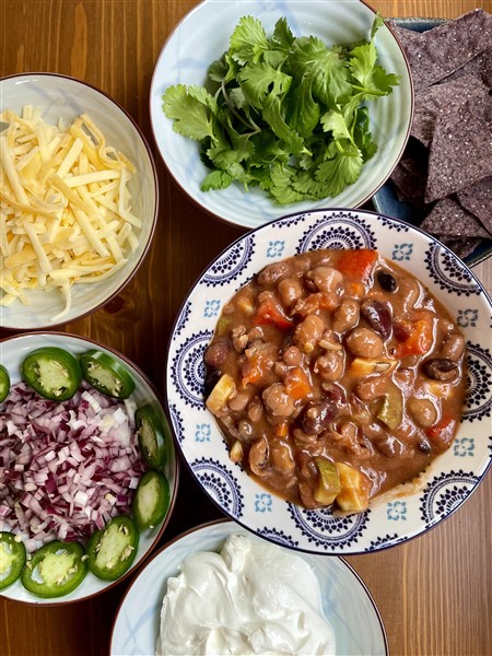 Easy & Delicious Vegetarian Chili